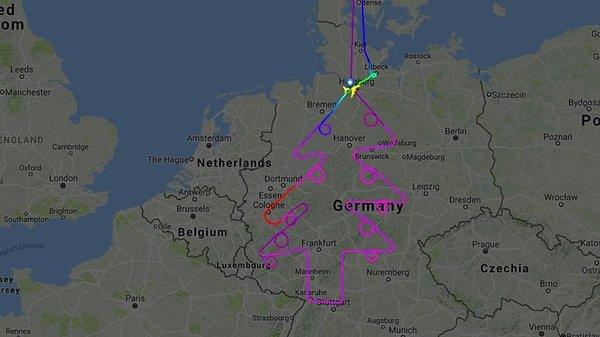 5. 2017 yılında bir pilot Almanya'nın Noel'ini böyle kutladı.