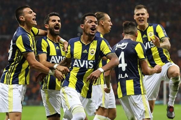 2. Fenerbahçe'nin lig tarihindeki 3000. golünü hangi futbolcu atmıştır?