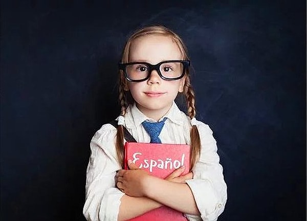 1. Итак, начнем. Слово "hola" означает "привет" на ...