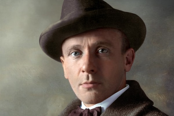 7. Эта пьеса Булгакова была самой любимой у Сталина, ведь вождь смотрел её целых 17 раз! О чём речь?