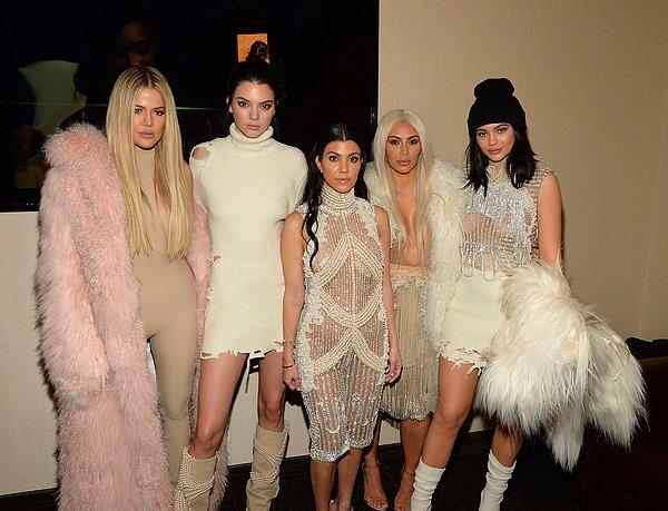 Yakından takip edenler bilir ki Khloé, Kardashian-Jenner ailesinin bir üyesi!