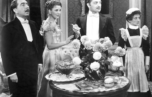 5. Лучшим фильмом 1934 года назван "Кавалькада". Кстати, в 1933 году церемония не проводилась