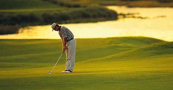 6. Слово "Golf" расшифровывается как "Gentlemen Only, Ladies Forbidden" (Только джентльмены, дамам вход запрещен)