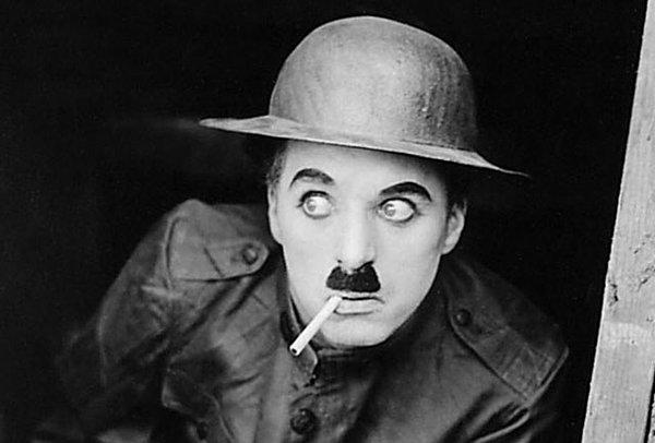 1978: Charlie Chaplin'in cenazesi, İsviçre'deki mezarlıktan çalındı.