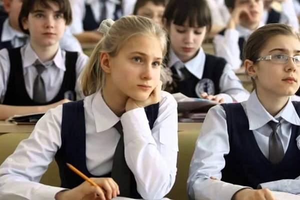 7. В каком слове есть приставка под-?