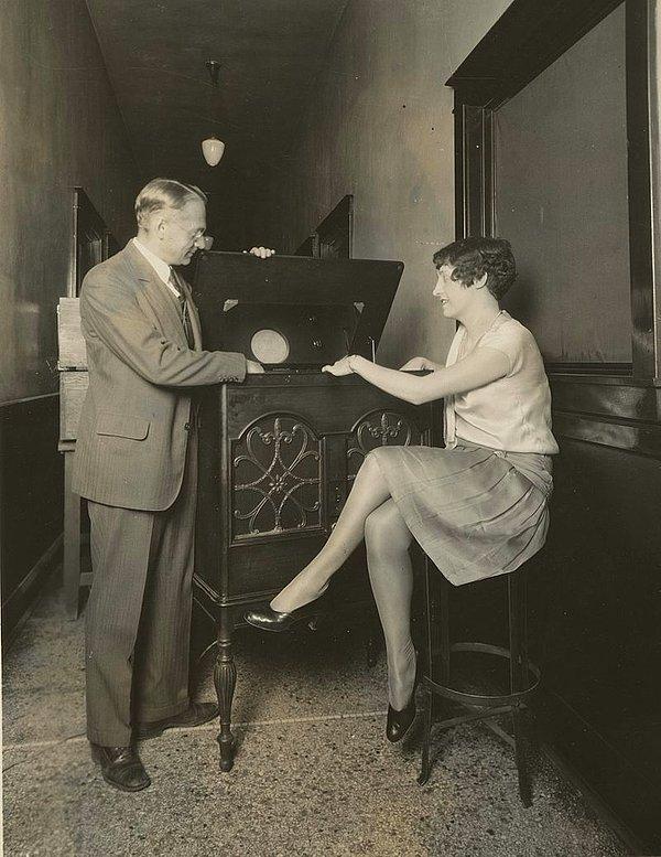 6. Vladimir Zworykin elektrikli televizyonu anlatıyor, 1929.