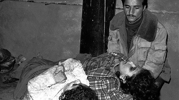 28 sene önce bugün Azerbaycan'ın Hocalı bölgesinde, 106'sı kadın, 83'ü çocuk olmak üzere 613 Azeri, Ermenistan'a bağlı kuvvetler tarafından katledildi.