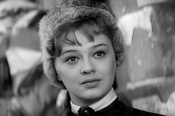 10. И, наконец, перед вами персонаж из фильма "Офицеры" по имени...