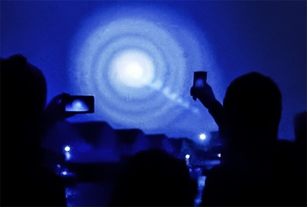 8. Выберите правильный вариант написания фразы: