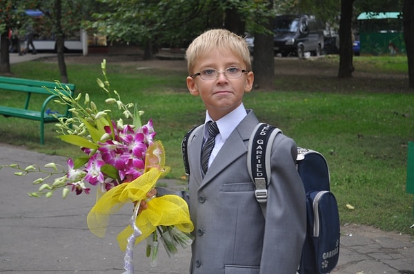 Да уж, вам очно стоит вернуться в третий класс...