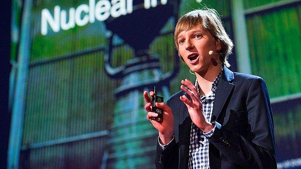 Böylelikle Oswalt’ın, nükleer füzyon reaktörü geliştiren dünyanın en genç insanı olan 14 yaşındaki Taylor Wilso'ın unvanını da elinden alması bekleniyor.
