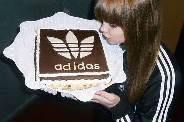 6. Торт для самой четкой девочки. Начинка наверняка из семок 😉