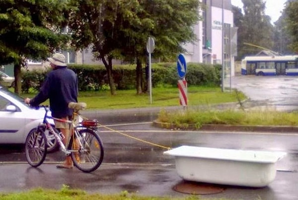 11. Что ж, у каждого свой питомец, которого надо выводить на прогулку