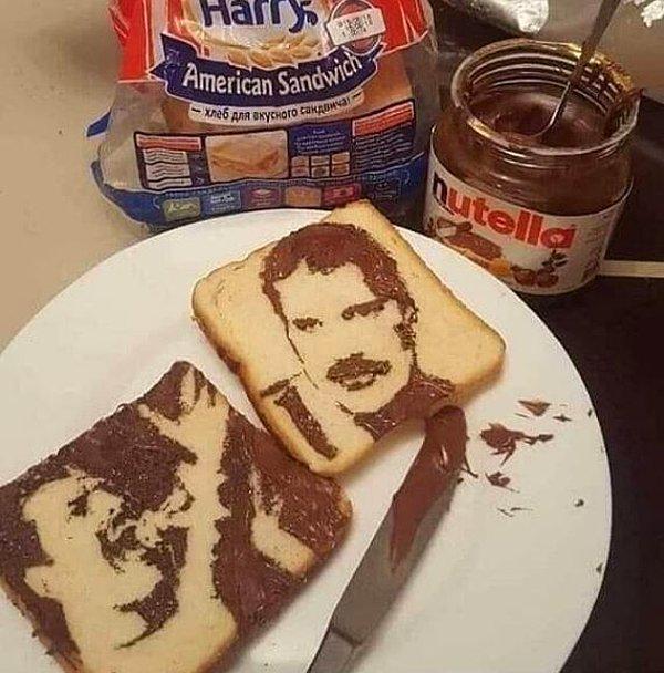 1. Kahvaltıda Freddie Mercury var.