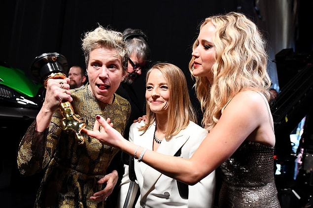 22. Soldan: Frances McDormand, Jodie Foster ve Jennifer Lawrence, Mart 2018'deki 90. Akademi Ödüllerinde böyle görüntülendi.
