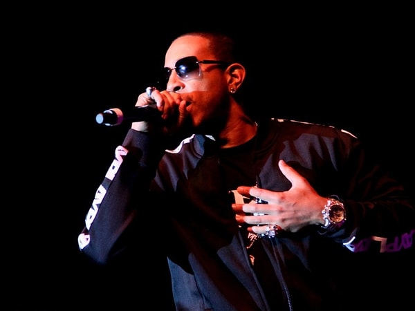 8. Где вы поете?