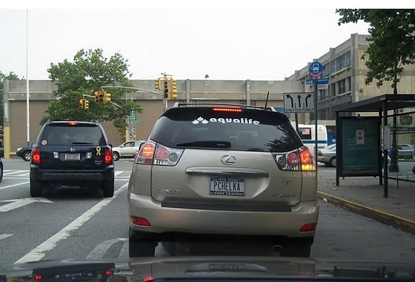 6. Хм, интересно... Это профессиональный псевдоним?