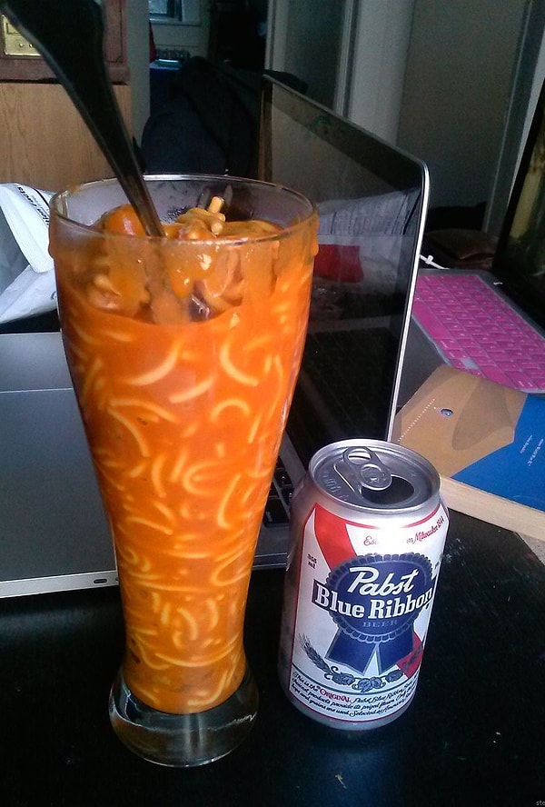 20. Иначе вам может прийти в голову приготовить молочный коктейль со спагетти