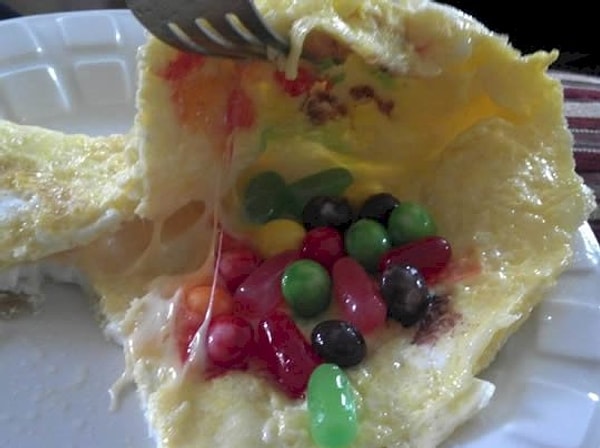 21. Или омлет с мармеладным драже