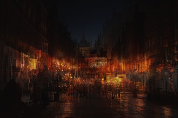 23. Это фото собрано из 8-ми снимков, сделанных с одного и того ракурса, но с разного фокусного расстояния