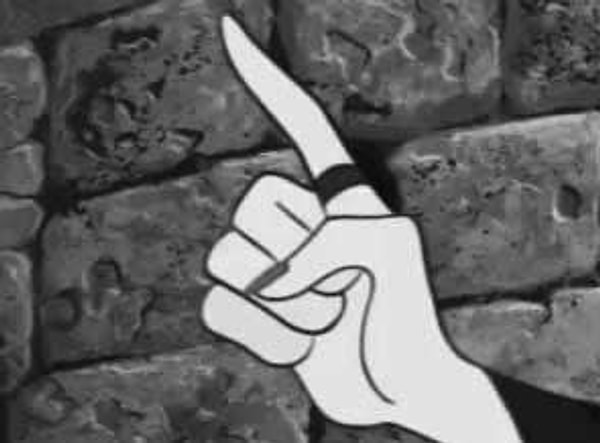 7. Сложный вопрос. Чья рука на фото?