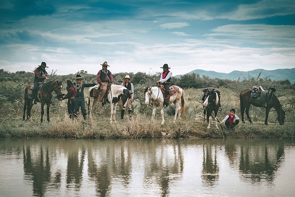 31. Фото без названия, обработанное так, чтобы было похоже на картину, выполненную в стиле неоклассицизм