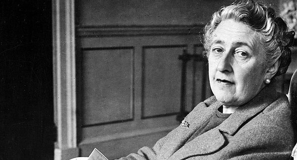 1. Как зовут эту женщину?