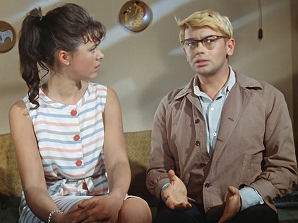 13. И одна из самых знаменитых комедий среди русскоязычного населения носит название...