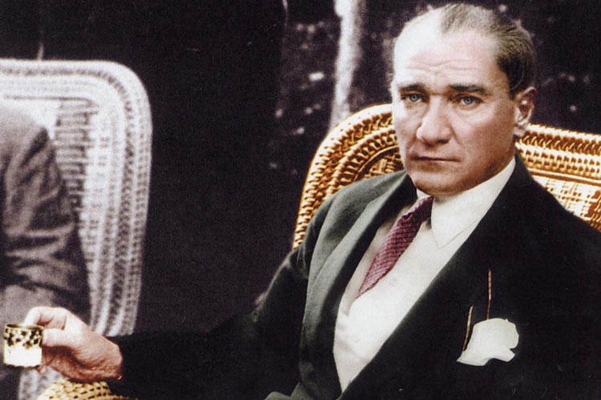 Mustafa Kemal Atat�rk��n Cenazesinde G�kten Ya�an D��melerin Hik�yesi