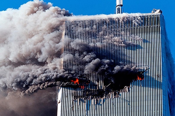 1. Когда случился теракт, в котором самолёты разрушили башни-близнецы Всемирного торгового центра?