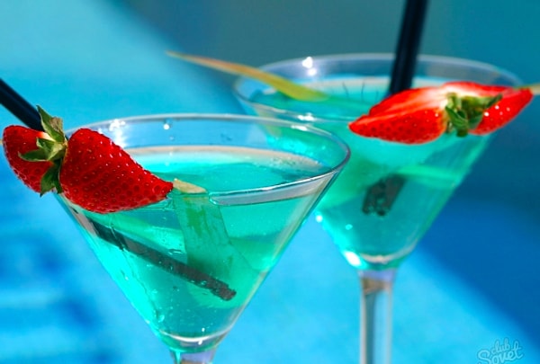 6. Слово "коктейль" с английского означает...