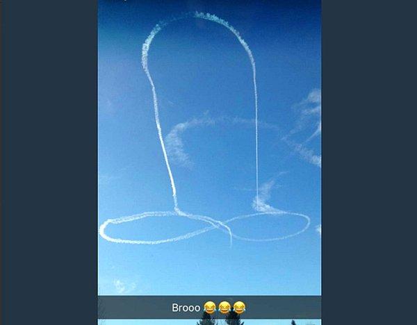 7. Daha önce de bir askeri pilot bu penis görüntüsünü çizdiği ve sosyal medyada paylaştığı için ceza almıştı.