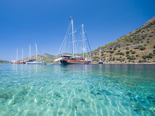 8. Какое море отделяет Италию от Югославии?