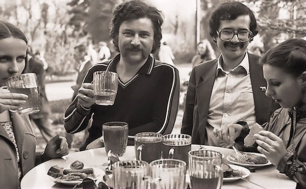 11. Что добавляли советские мужики в пиво, чтобы получился коктейль "ёрш"?