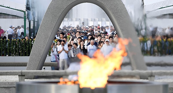 13. Во время правления какого президента США произошли атомные бомбардировки Хиросимы и Нагасаки?