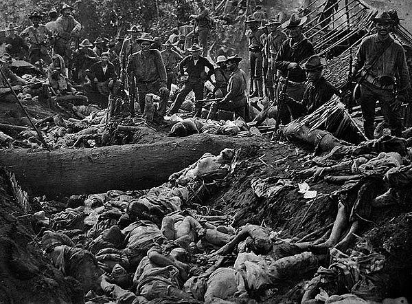 1906: Moro Krateri Katliamı.