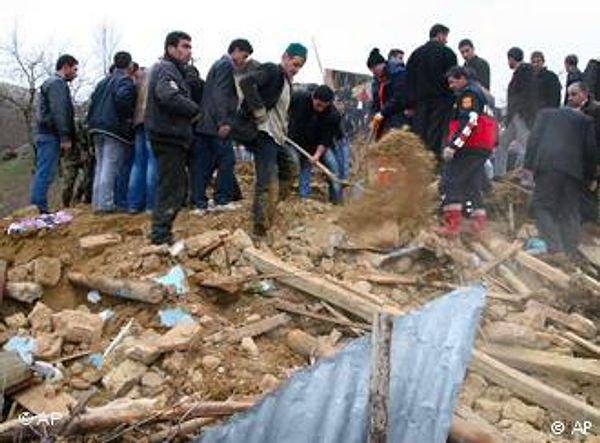 2010: Elâzığ'da 6 büyüklüğünde deprem oldu.
