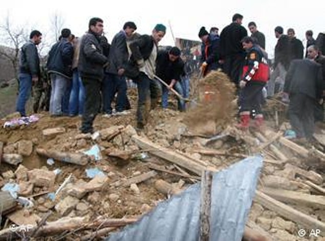2010: Elâzığ'da 6 büyüklüğünde deprem oldu.