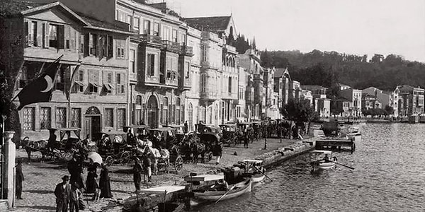 8. Набережная в турецком городе...