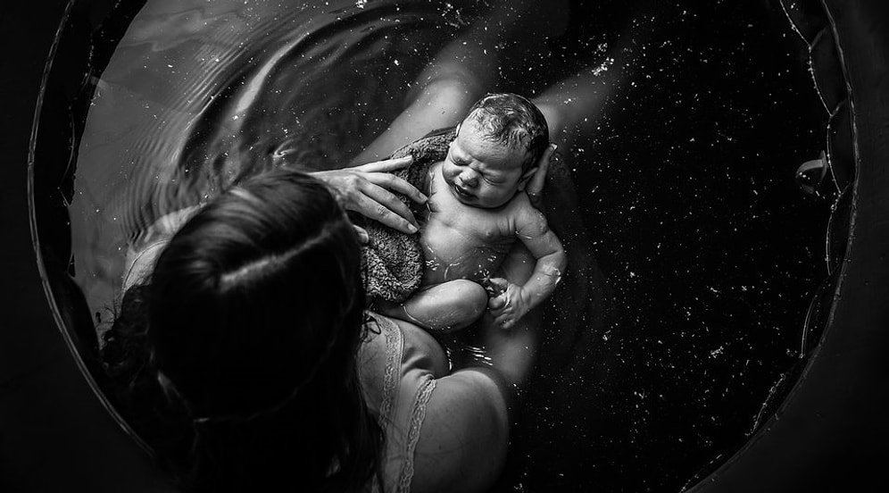 Фото, отмеченные наградой, на которых запечатлена вся боль и счастье рождения новой жизни