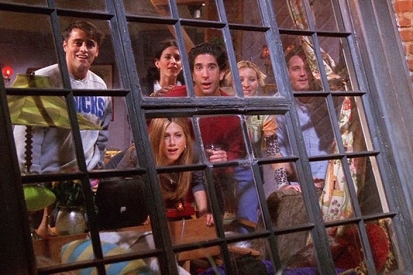 19. Друзья периодически наблюдали через окно за ...