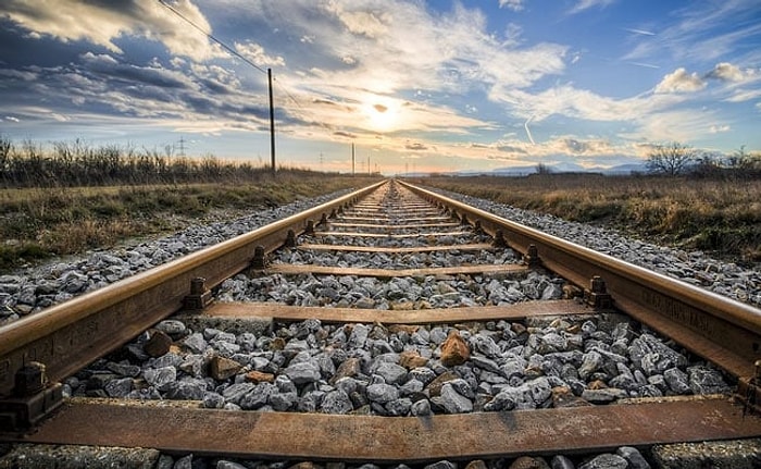 Ölüme Davetiye Çıkarıp, Mahkeme Tarafından Serbest Bırakıldılar: Malatya'da Hırsızlar Tren Raylarını Çaldı