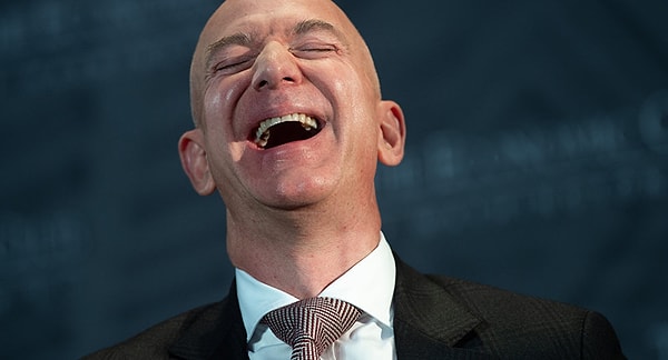 Amazon'un kurucusu Jeff Bezos ise 2018'deki servetine 19 milyar dolar daha ekleyerek 131 milyar dolar ile liste başındaki yerini korudu.