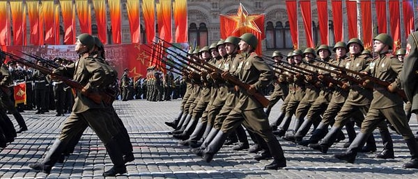 4. Военно-политическая академия Вооруженных Сил СССР носила имя...