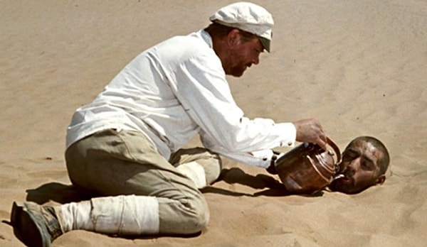 8. Чьим голосом разговаривает Гюльчатай в фильме «Белое солнце пустыни»?