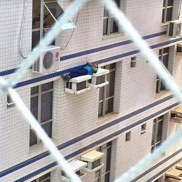 16. Всё нормально, просто прилёг отдохнуть