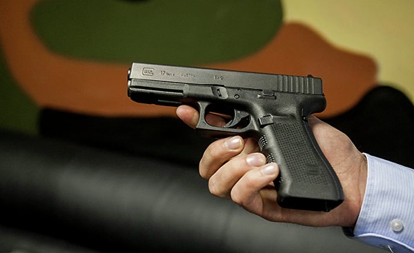 9. Знаете, как называется боковая часть пистолета?