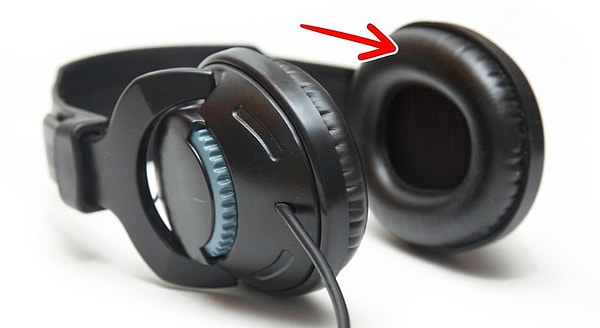 15. У этих накладок на наушники есть название?