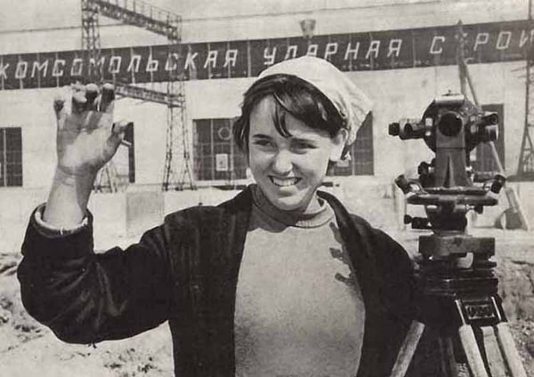 11. Как расшифровывалась буква “А” в аббревиатуре советской “стройки века” БАМ?