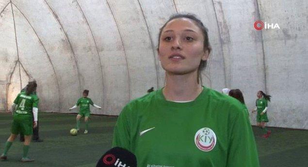 Pınar Gezer: "Erkeklerden daha iyi bayan futbolcular var ve bayanlar da her şeyi yapabilirler diye düşünüyorum"